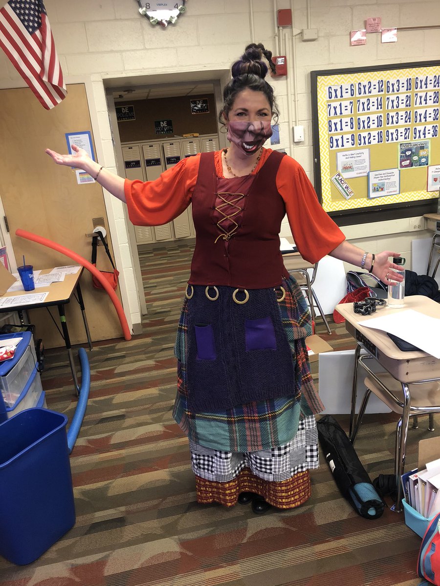mrskclark28's tweet photo. Happy Halloween from the purple and blue class teachers! https://t.co/C4hIZf7EwD