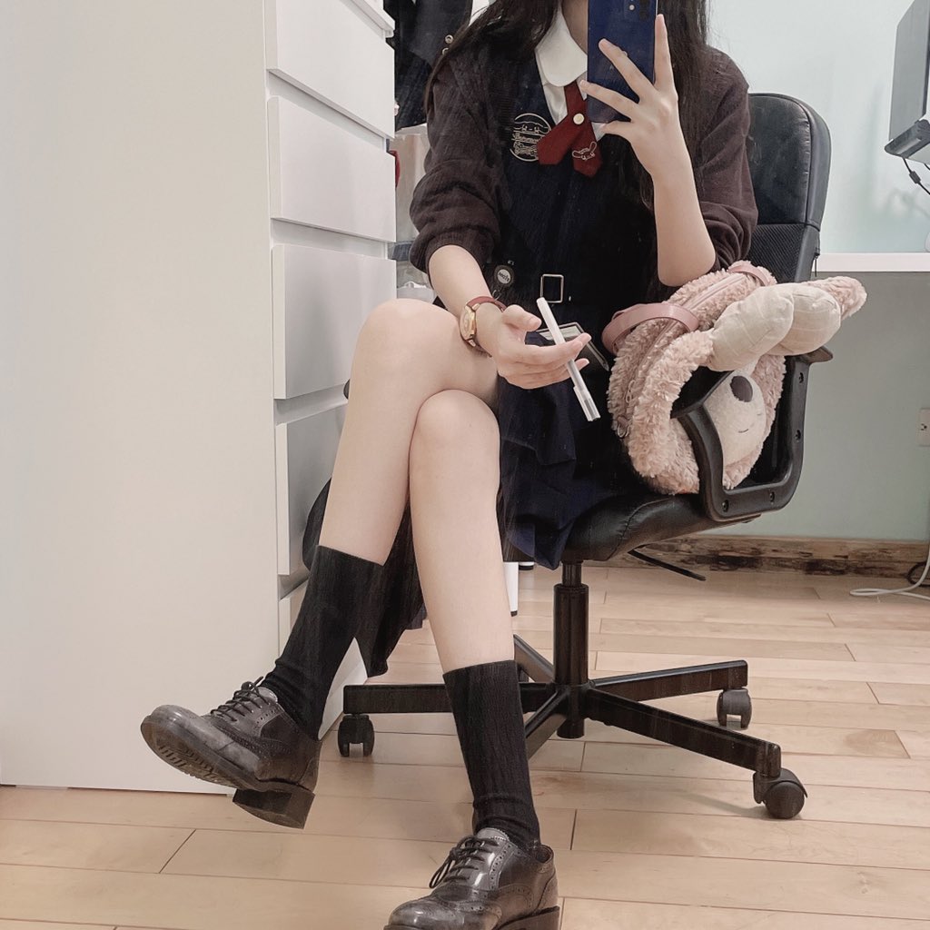 Nebuula1's tweet photo. 🍂so lazy hahahahah https://t.co/HO6WoM4iz1