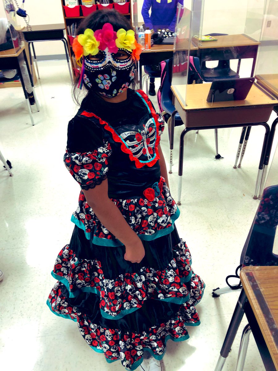 4thRowlett's tweet photo. Character Day @Rowlett_Bobcats for #RedRibbonWeek2020 #gisd #rowlettelementarysurvivors https://t.co/FuNkF3rqWe