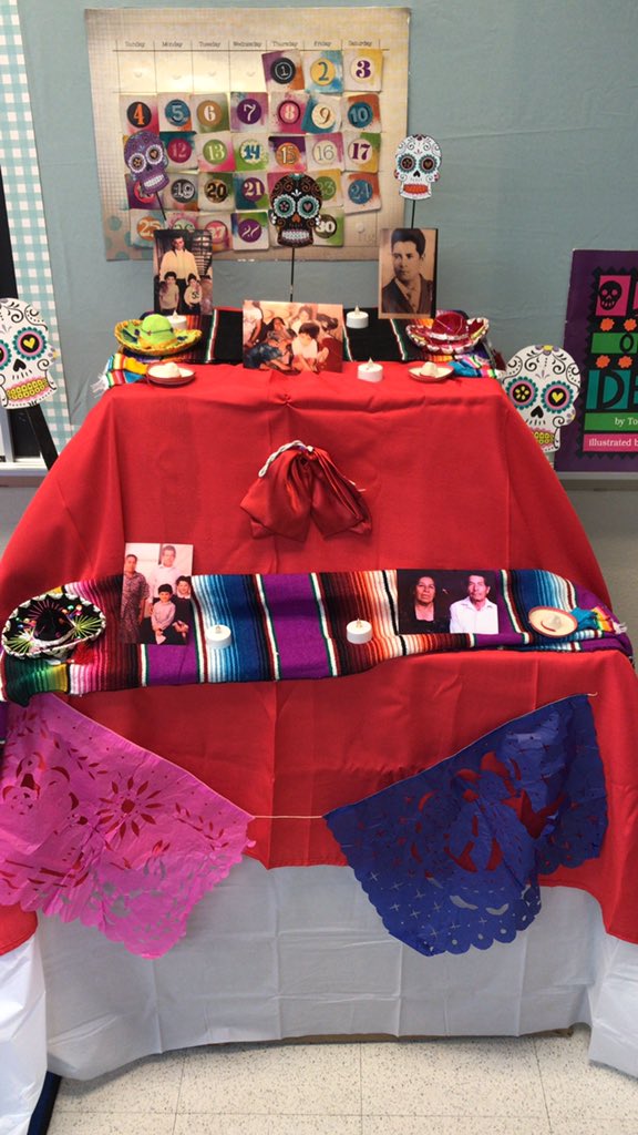 librarygoodman's tweet photo. Ms. Hernandez - Day of the Dead display https://t.co/0bQBNqRSRm