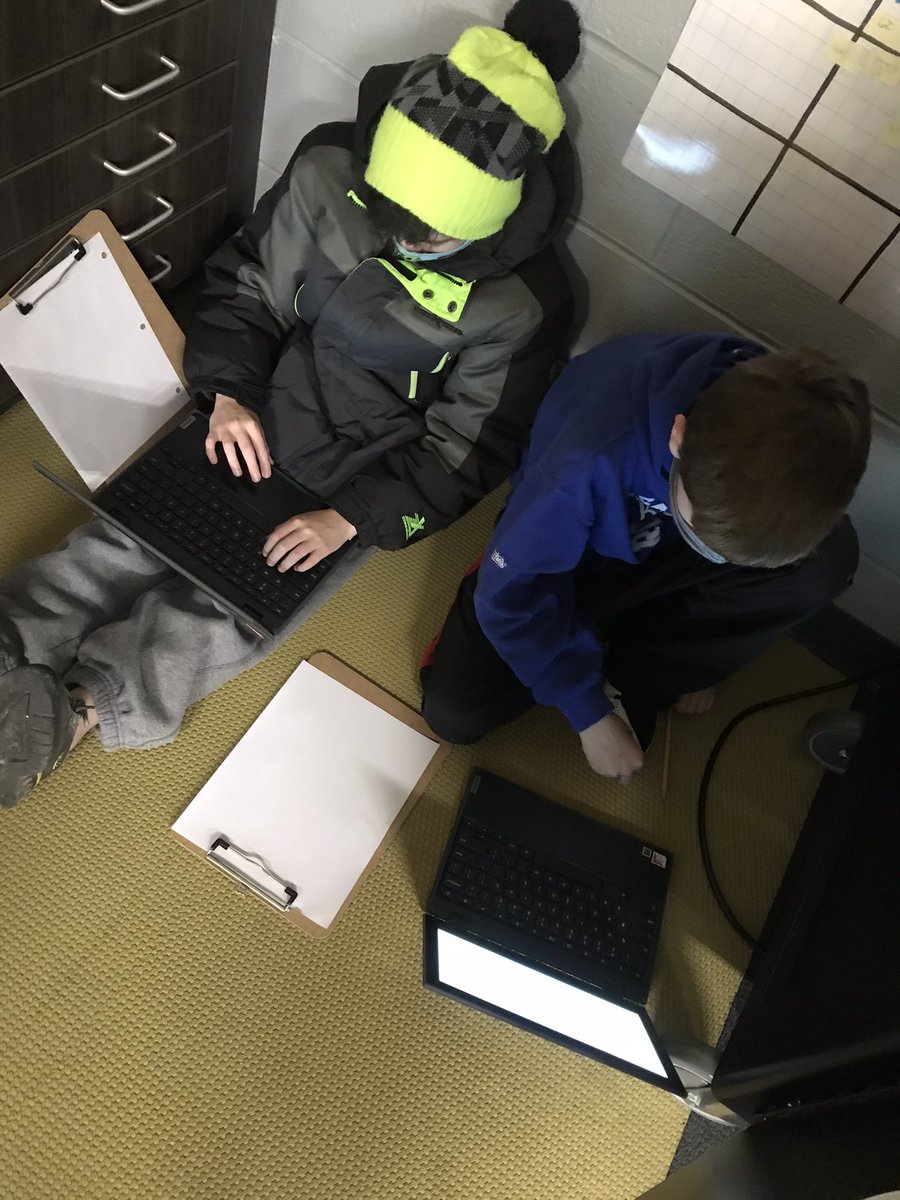 MrsLewis4th's tweet photo. Uh oh.. our school is being taken over by zombies!!😰 Will the 4th graders in room 133 be able to escape the math breakout room in time to save us all?🕸
#WarriorsCreate #FallFestival https://t.co/FDiYLqNvXG