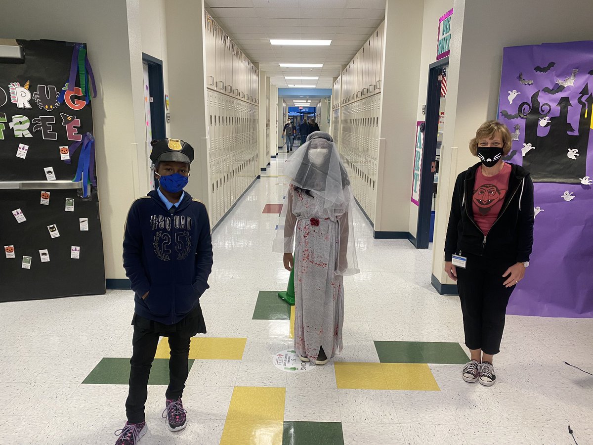barron_bigcats's tweet photo. Dress up as your favorite book character! #planoisdredribbonweek #barronworldfamous @Plano_Schools https://t.co/8IVrHVqixT