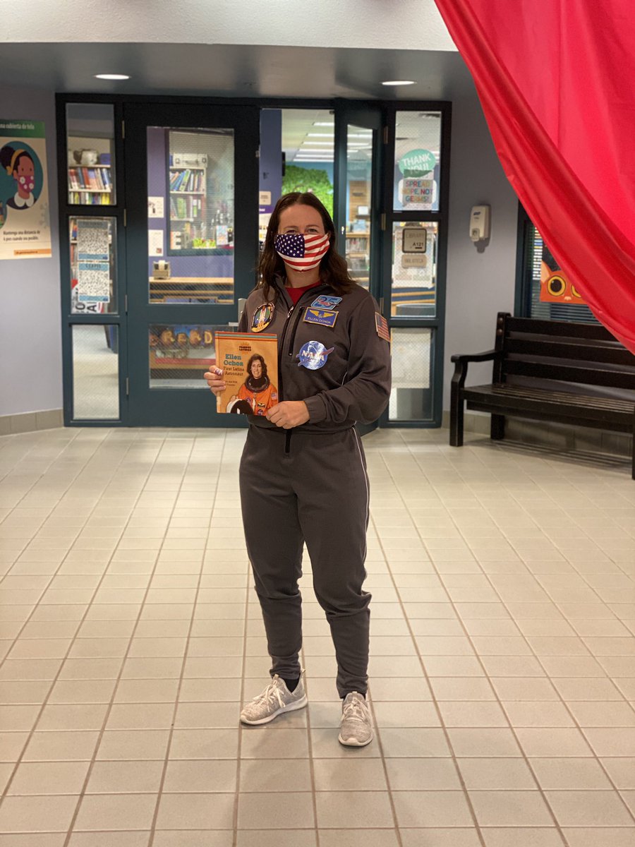 barron_bigcats's tweet photo. Dress up as your favorite book character! #planoisdredribbonweek #barronworldfamous @Plano_Schools https://t.co/8IVrHVqixT