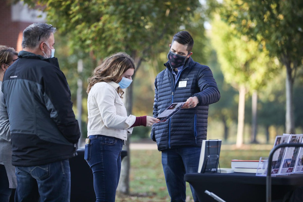 UnionUniversity's tweet photo. Today we have prospective students and their families here for Day at the U. They started off this crisp fall morning with an academic fair. Welcome to campus!

#UnionUniversity #DayAtTheU #UUBound #CollegeVisit https://t.co/ZQNY7ZJ77v