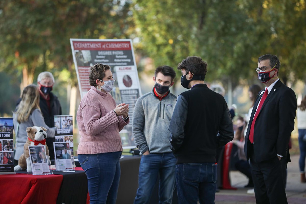 UnionUniversity's tweet photo. Today we have prospective students and their families here for Day at the U. They started off this crisp fall morning with an academic fair. Welcome to campus!

#UnionUniversity #DayAtTheU #UUBound #CollegeVisit https://t.co/ZQNY7ZJ77v