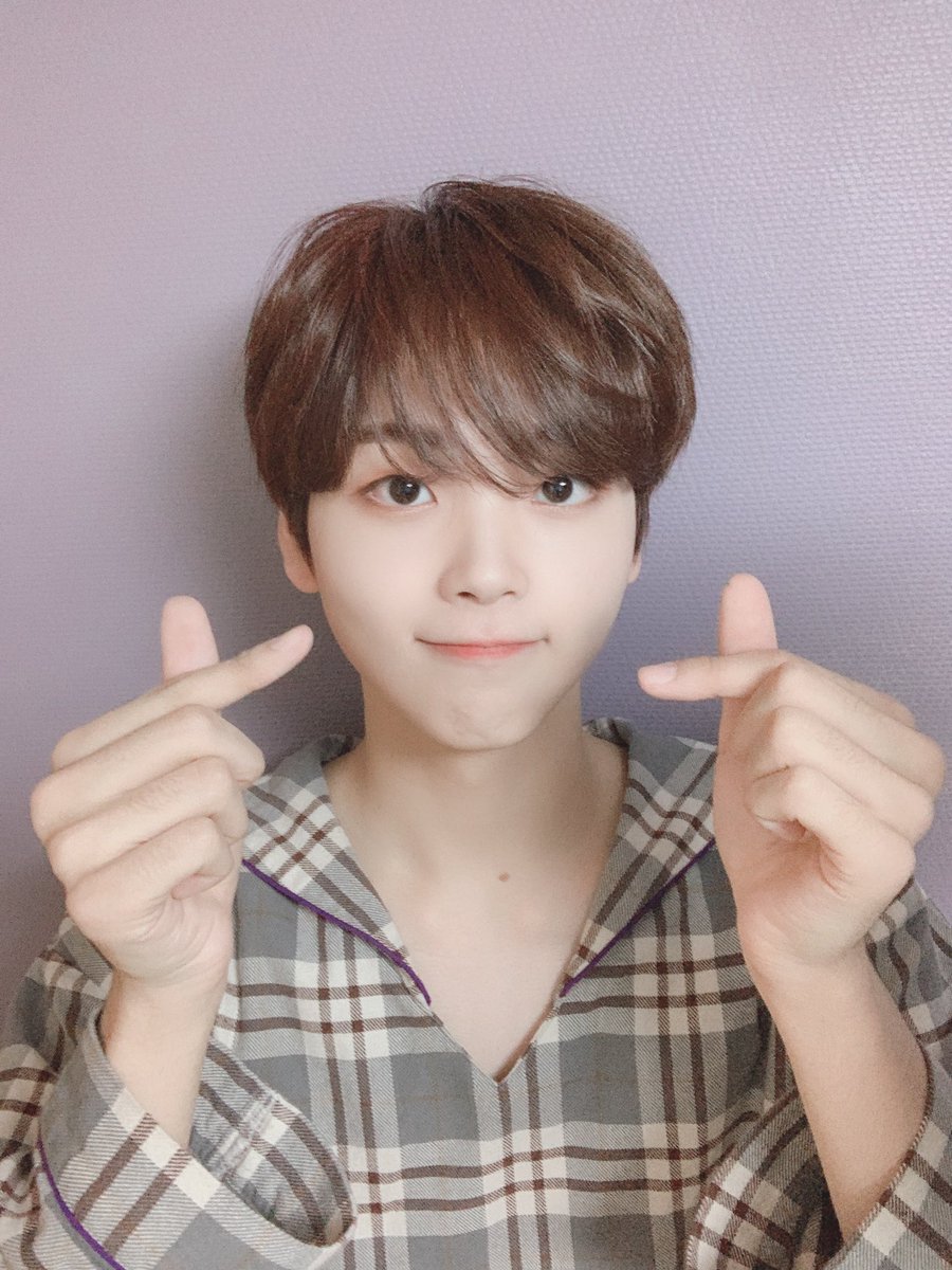 러비티~ 데뷔 200일💕
시간 진짜 빠르당 언제나 사랑해요❤️

#크래비티 #형준 #형준시 #200일