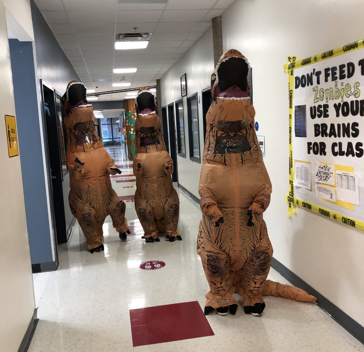 4thRowlett's tweet photo. Caught these 3 roaming the halls @Rowlett_Bobcats @5thRowlett for Character Day #RedRibbonWeek2020 #gisd #rowlettelementarysurvivors https://t.co/oaz3kILsKI