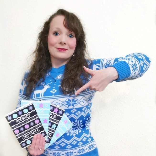 CraftingJones's tweet photo. So I like to be coordinated, π but I may have now taken it to the extreme - #festive jumper βοΈπ
& matching #Christmas #cards!πβ¨
Is anyone else this weird?! π²π¦
#MerryChristmas #ChristmasCards #MerryCritmas #MeepleChristmas #MerryGeekmas #Nordic #Scandi #Dice #Meeple #Geek https://t.co/kkWYGr08Ta