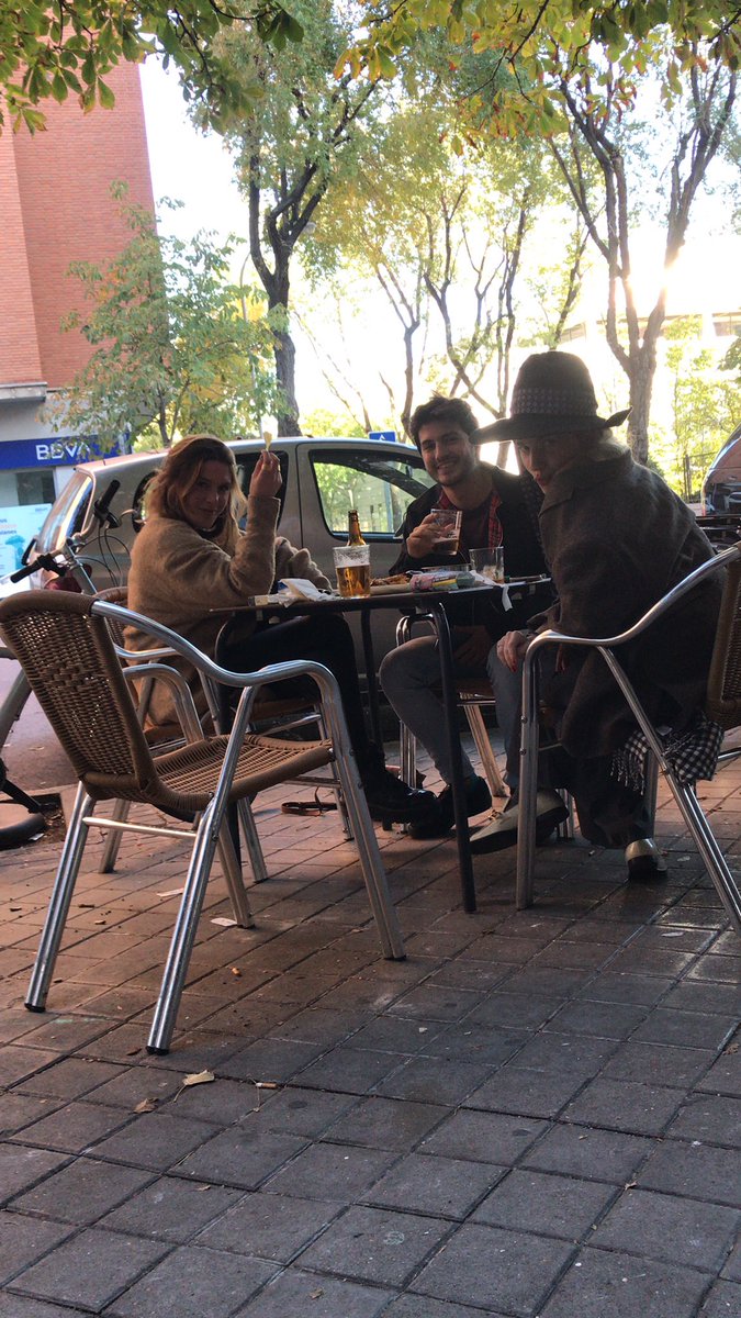 marcusloco's tweet photo. De aperitivo https://t.co/TgUvwXgCUf