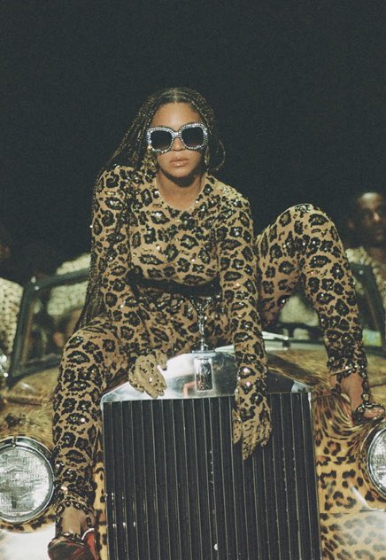 mykelalise's tweet photo. I just dropped Beyoncé off at school for her Halloween party. 🤣

🖤👑 https://t.co/Rx0LxfN39t