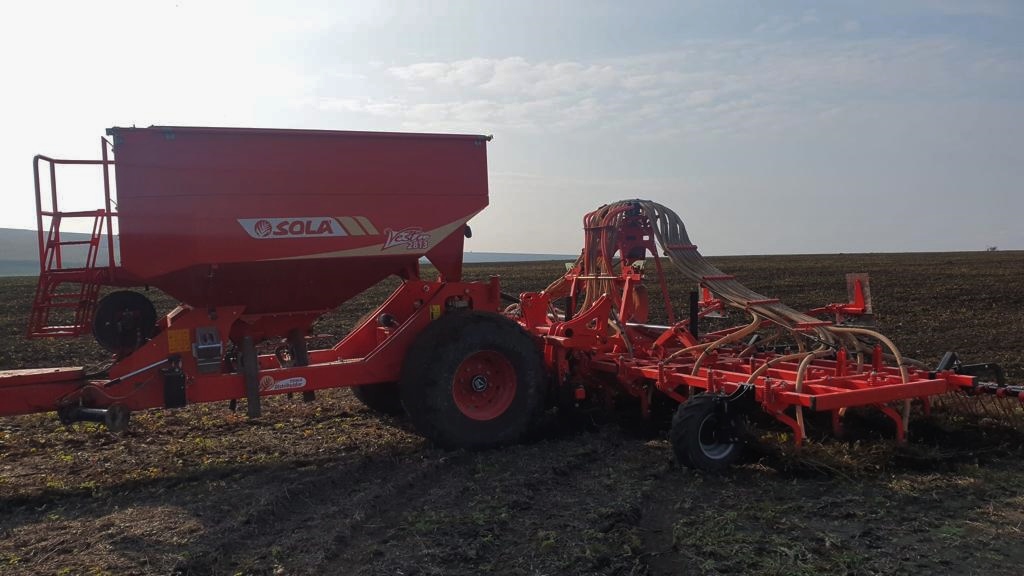solagrupo's tweet photo. Esta semana hemos realizado una #jornada de #demostración
📌En Botosani, Rumanía
👉🏼Pudimos ver la #sembradora neumática VESTA-2813 #ELEKTRA con #Isobus
✅Con nuestro distribuidor #TechFarmAgro https://t.co/wXOApGLIoh