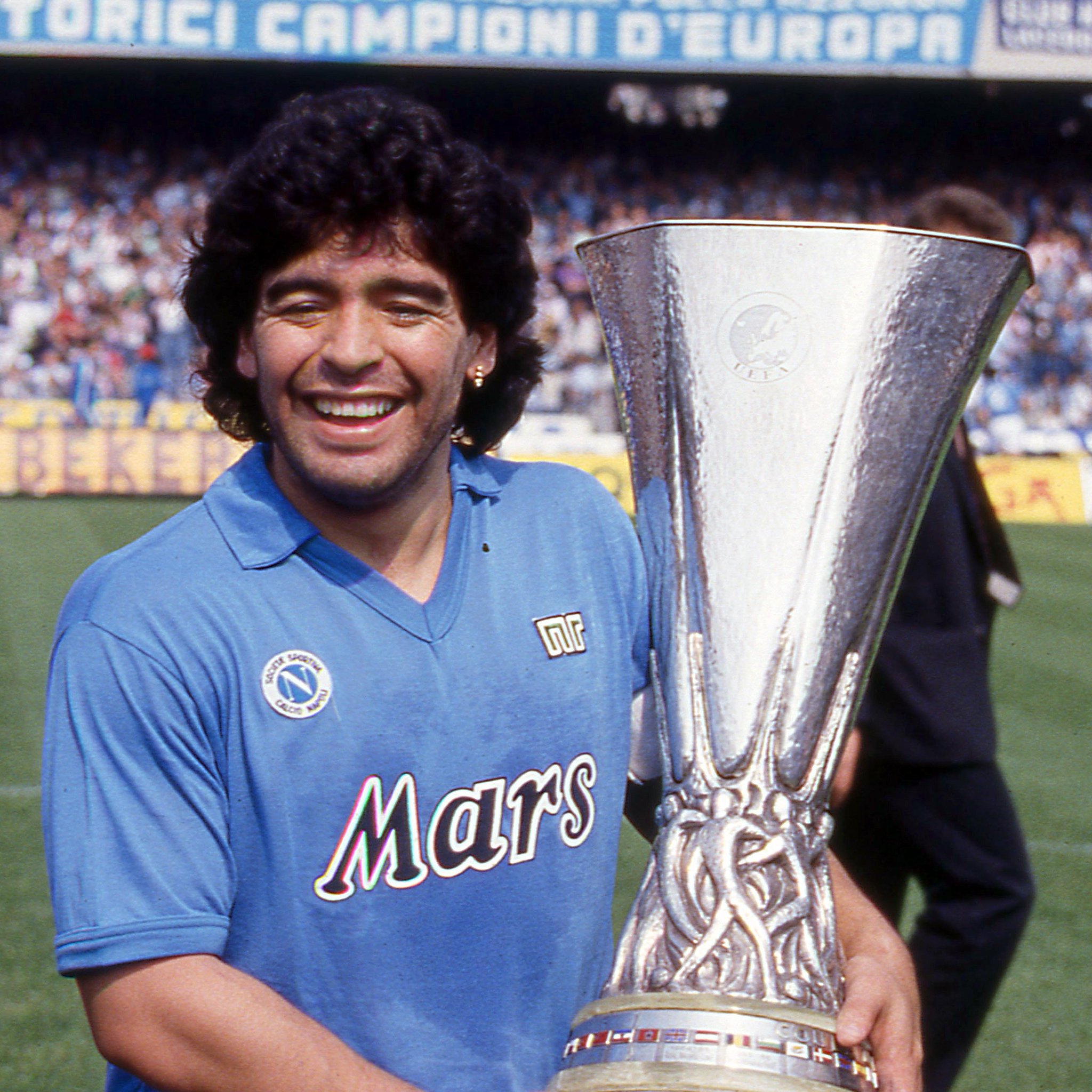  Happy 60th birthday to Diego Maradona - a UEFA Cup winner with in 1989! 