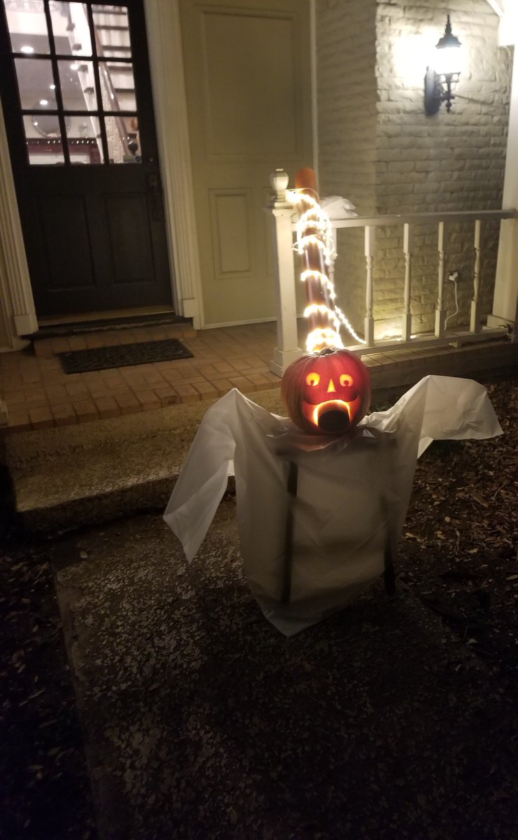 Pandemic-friendly Candy Delivery System

7-foot long, 4-inch diameter chute

#COVID19 #halloween #CandyDeliverySystem