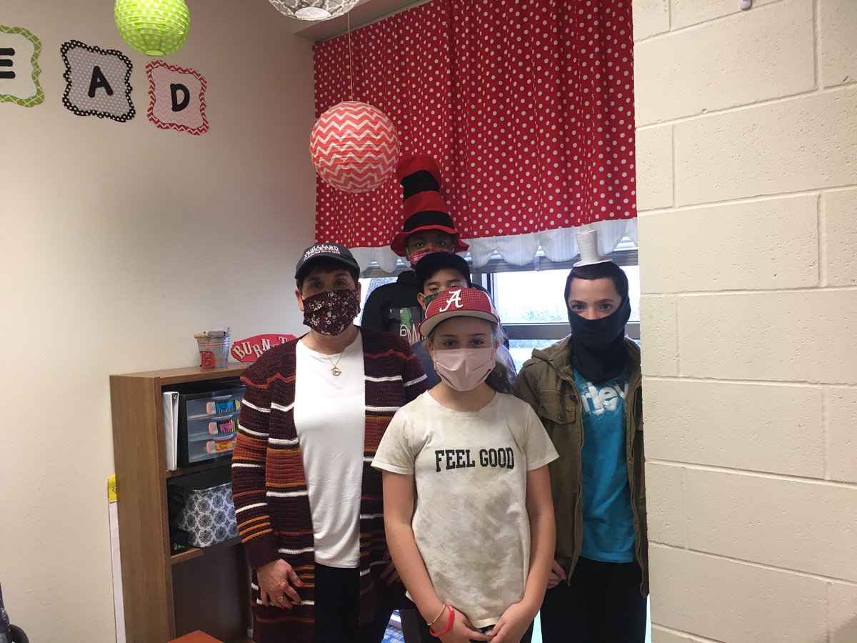 burnett_reading's tweet photo. The Burnett Bunch celebrated Red Ribbon Week! https://t.co/k3xh6rZKZ1