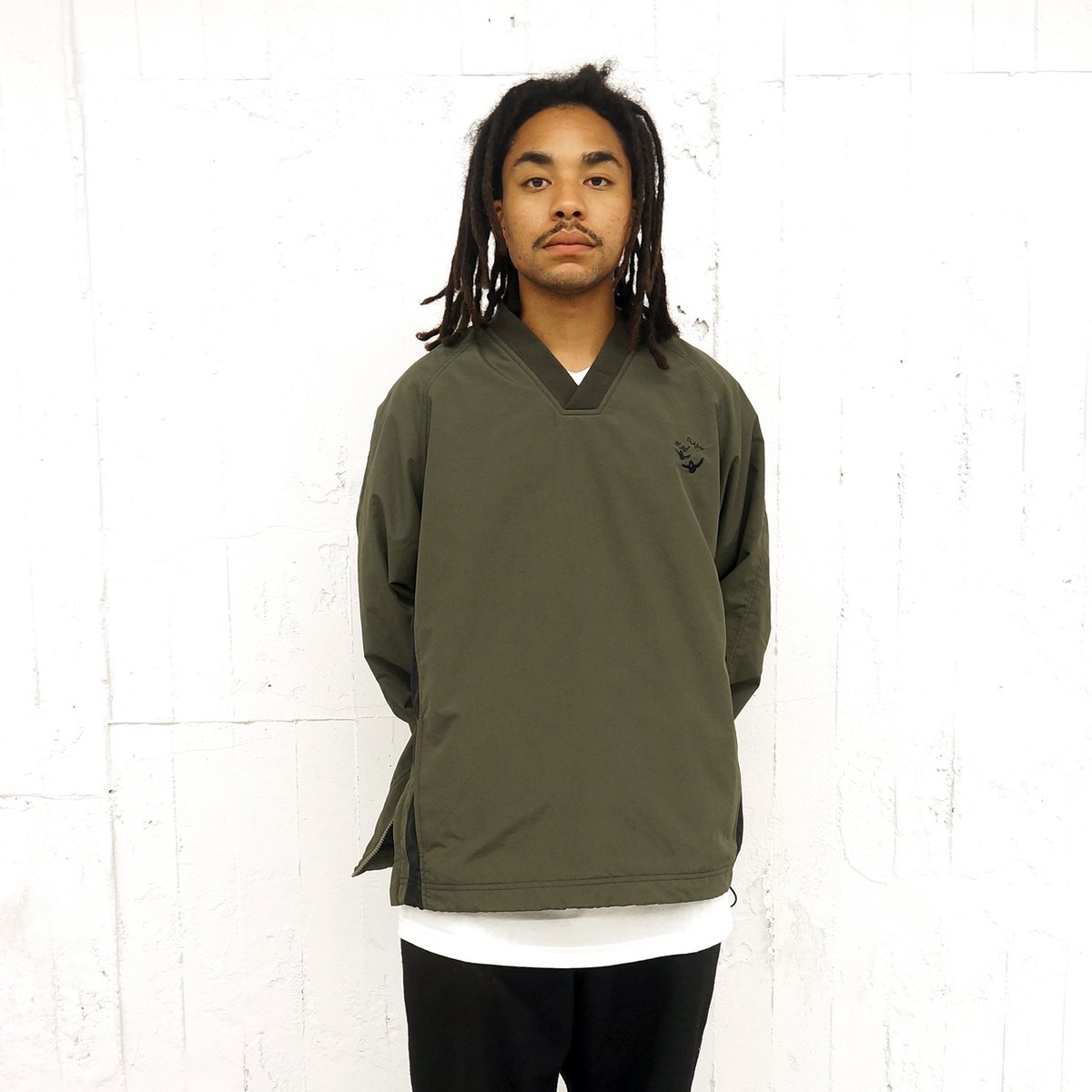 flatlux's tweet photo. - MARK GONZALES x FLATLUX -
ラグランスリーブとたっぷりした身幅。急な気温や天候の変化に対応する撥水加工ナイロンを使用した、プルオーバーウィンドブレーカー。
https://t.co/sYtOVZtYmj https://t.co/NL1cD1OCcj