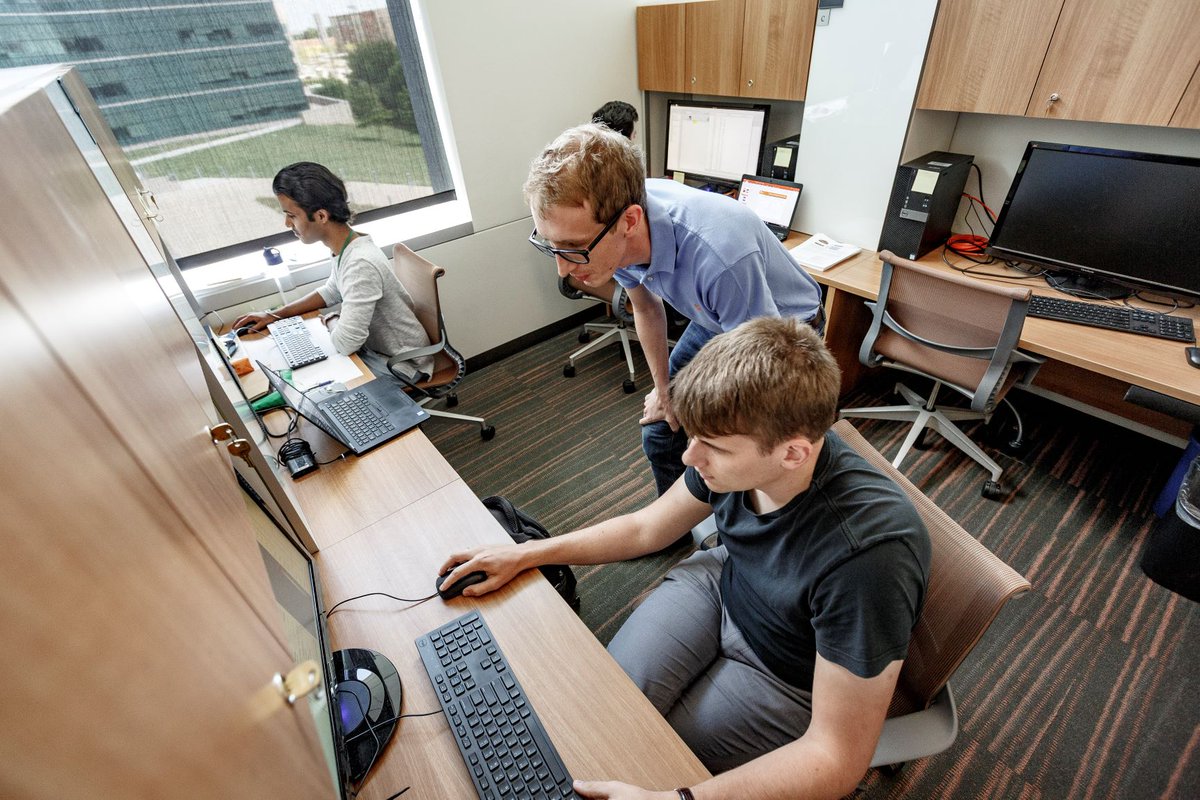 UTDMaterialsSci's tweet photo. Congratulations to Dr. William Vandenberghe, who has received as subaward, in the amount of $143,750, from SRA – “New Layered 2D Gate Dielectrics for Scaled BEOL Transistors”
#utdmse #makingthenew #msematters https://t.co/ztbQWEXA4s