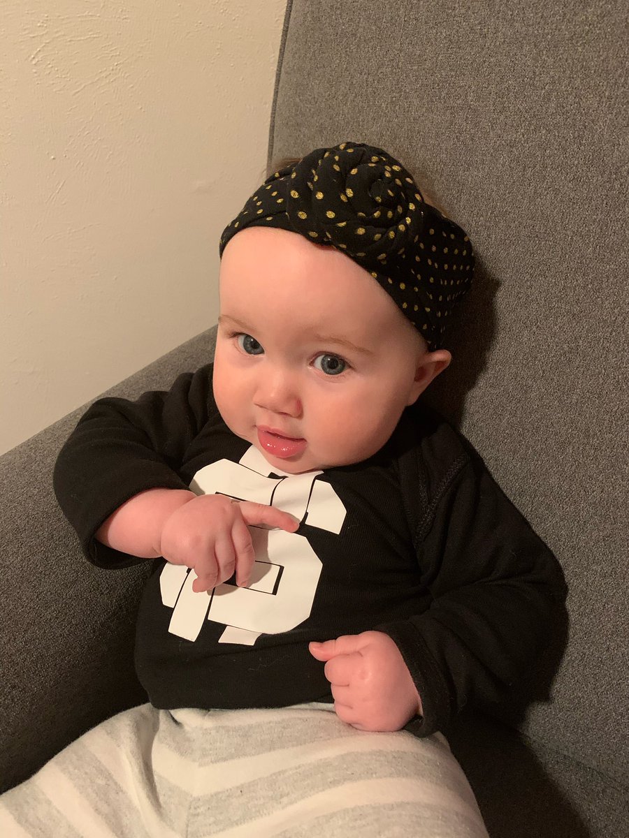 PVFB_CoachA's tweet photo. Ally says get up it’s Gameday! 🖤🤍 #bEATecp https://t.co/EhdcnYqamk