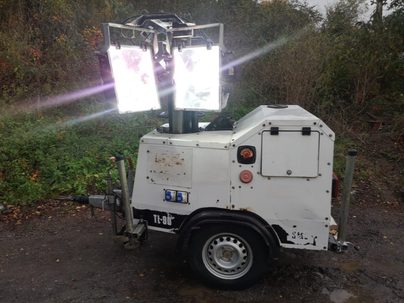 diggerdumper's tweet photo. First lighting tower to have gone out since the clocks changed 😔 Is it wrong to be looking forward to #Spring already?! https://t.co/iqWjdnaee6