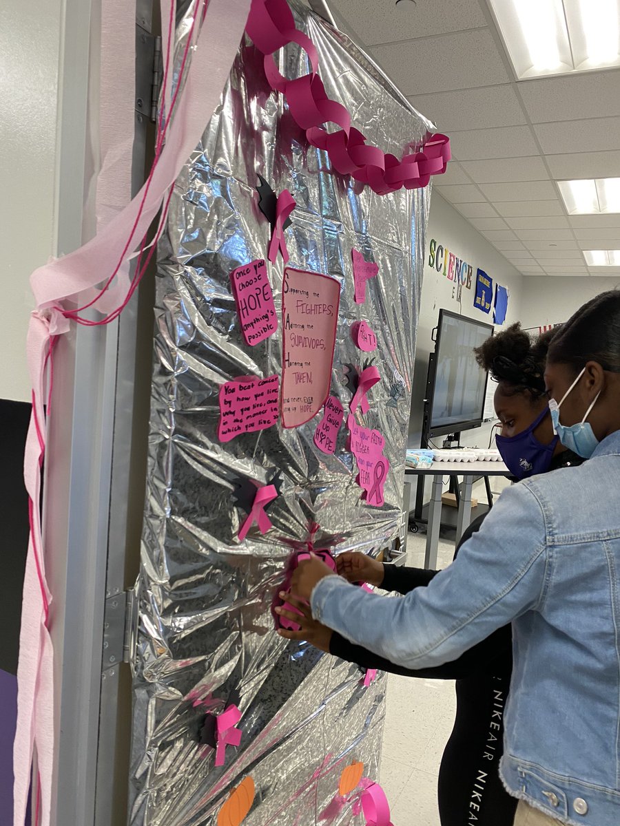 EmilyMartin225's tweet photo. Judging starts soon for the high door decorating contest @msa_w! #strongerthanyouthink #becauseweareWEST #thinkpink https://t.co/SR9bWuMJ6z