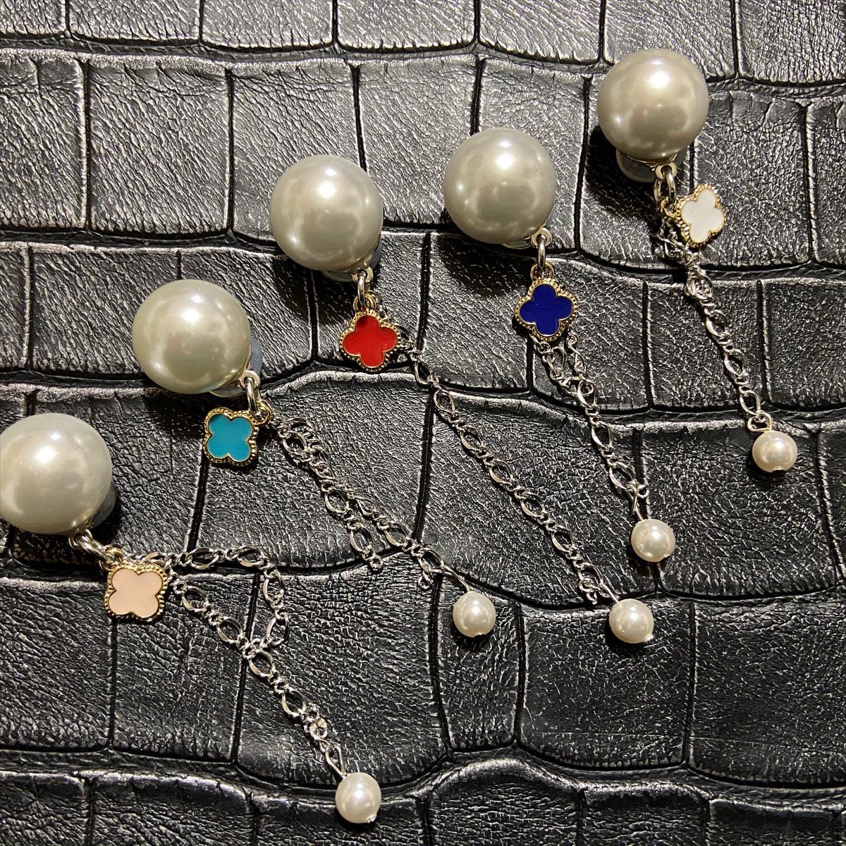 TARAPIART's tweet photo. ¥1.200
マスクチャーム
新作
#マスクチャーム
#うたうタラピ
#うたう #タラピ
#tarapiart
#タラピアート
#新作
TARAPI タラピ
#vetroveneziano #ART #Accessories #necklace #Germany #London #Italia #France #handmade #ベネチアンガラス #Christmas https://t.co/PYhGznb6PN