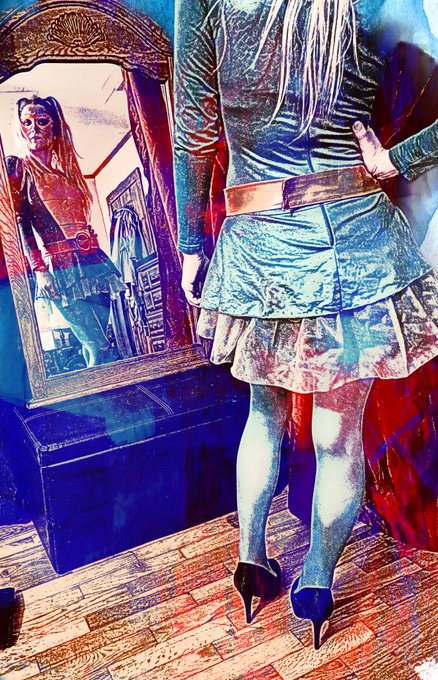 Looks like I have an early trick or treater...but I don&rsquo;t have any treats🤫 I guess I&rsquo;ll have to show<a href="/tag/cosplay"class="tags"><span>#cosplay</span></a><a href="/tag/roleplay"class="tags"><span>#roleplay</span></a><a href="/tag/anythinggoes"class="tags"><span>#anythinggoes</span></a>