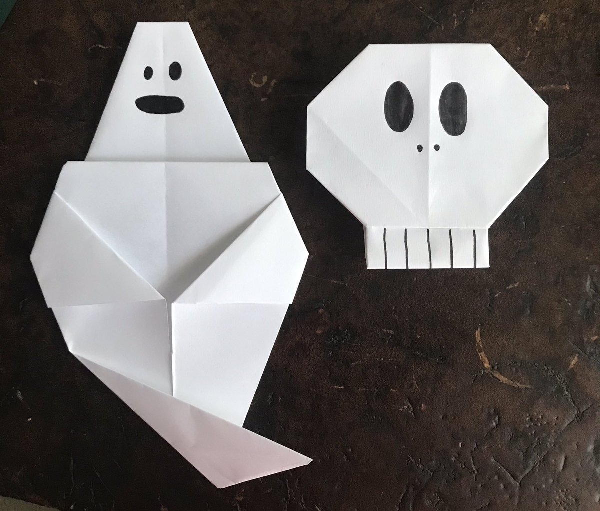 HelloMsHolloway's tweet photo. @MsLeetARMS and I can’t wait to do some Halloween origami with @AlstonRidgeMS Warriors this afternoon. Bring on the Fall FUN Fest! 🍂🎃🗒🧡 https://t.co/aLYk1rdbiK
