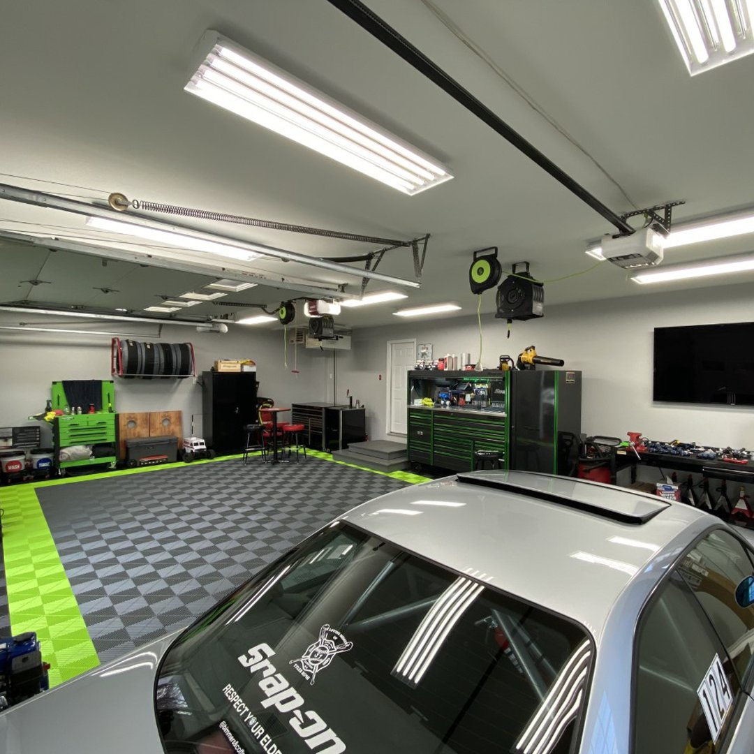 Swisstrax's tweet photo. A garage transformation worth taking a close look at. Bdbello on Instagram has a sweet garage refresh for sure.
.
.
.
#GarageGoals #GarageTransformation #SlateGrey #JetBlack #TechnoGreen #Ribtrax #Swisstrax #CleanGarage https://t.co/hL3KyeuzF1