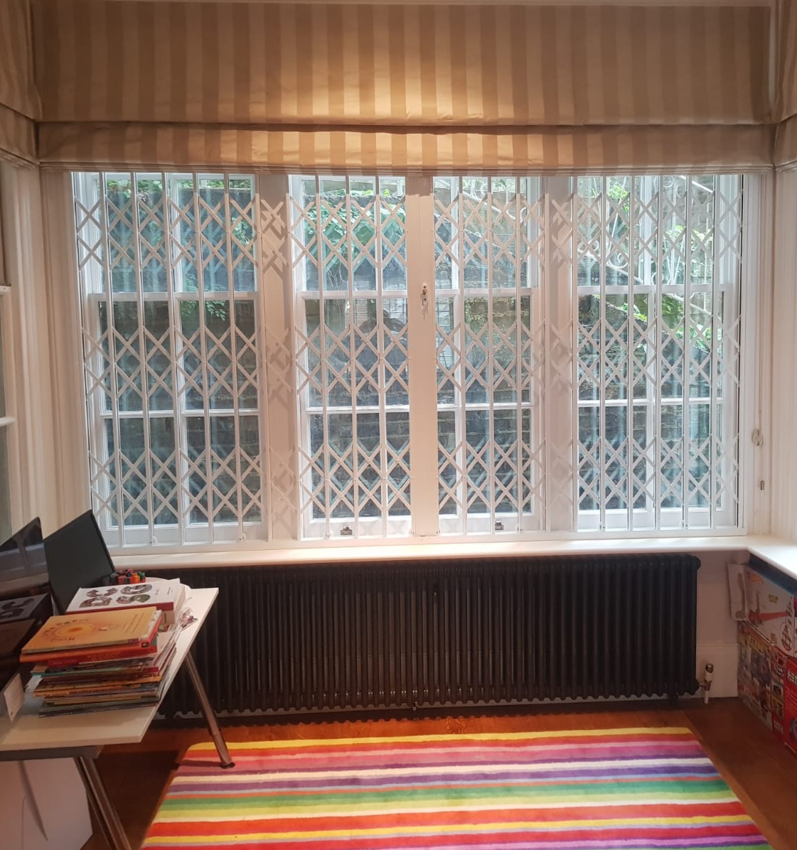 IKSLocksmiths's tweet photo. White retractable security grilles installed by IKS in Hampstead Nw3. 

Call us for an estimate on: 0203 284 1045
#securitygrilles #windowsecurity #highsecurity #MLA #mlalocksmith https://t.co/qAdyzOMHcK