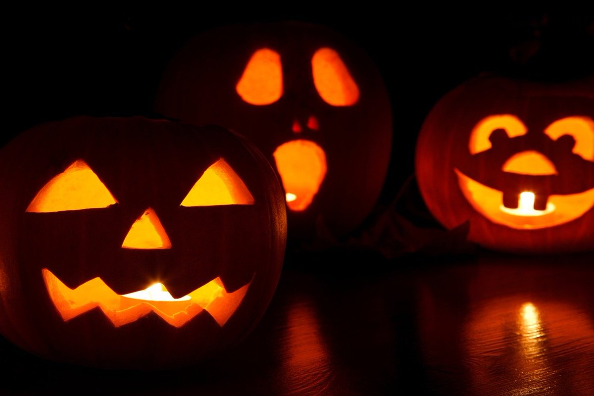 CPAIPW's tweet photo. Have a fun and safe Halloween and don’t forget to change the time on your clocks! #daylightsavings #halloween #canada https://t.co/fyK8tOaQ4u