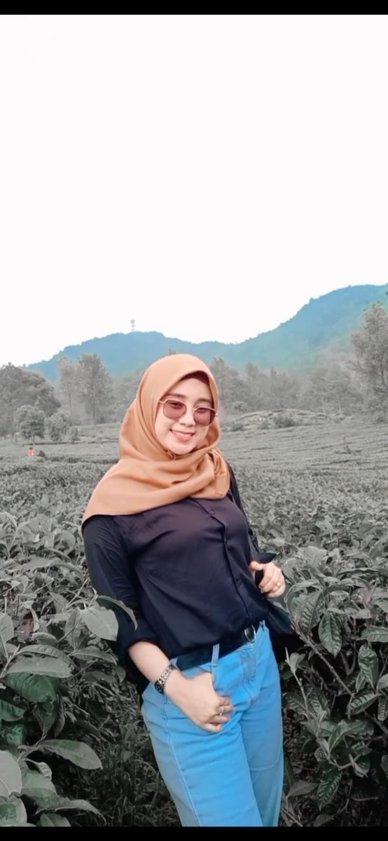 Aku lebih baik gatau apa² dan ga kepo sama dia...
Dari pada ujungnya harus ngerasain nyeseknya (•‿•)
#galau #sadardiri #bngst