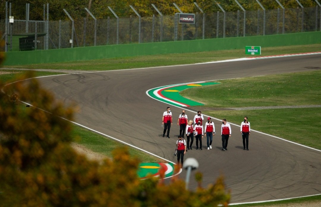 EllfvCMX0AMjtfk?format=jpg&name=large