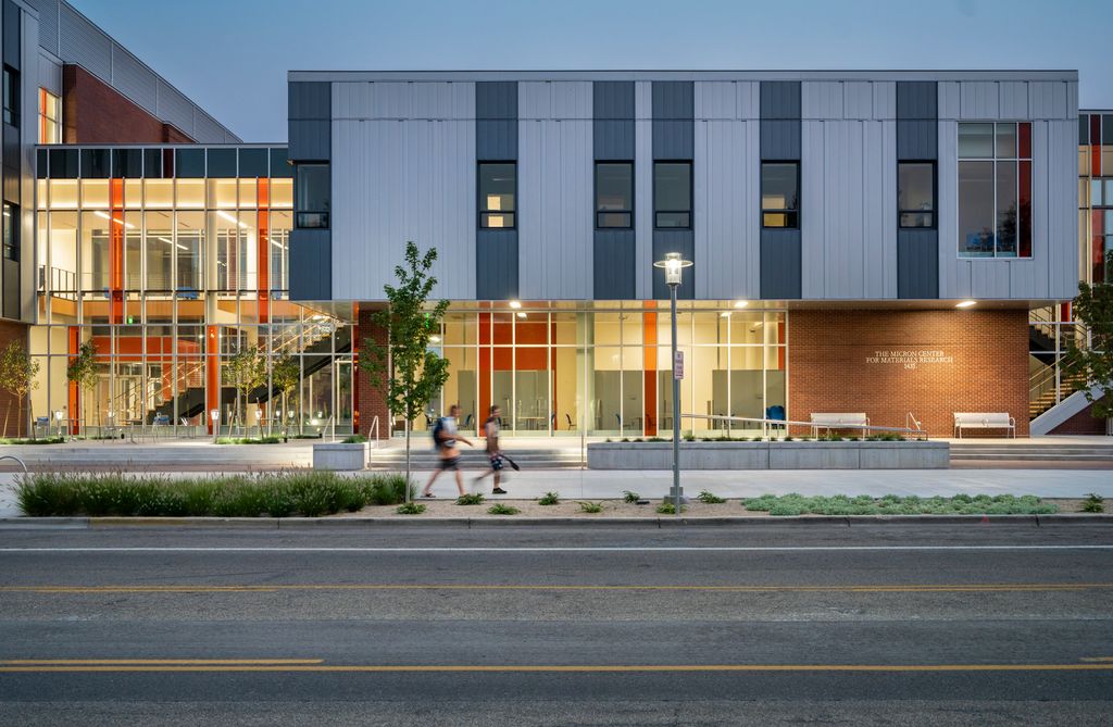 Boise State University (@boisestate) on Twitter photo Boise State’s history of materials science begins new chapter
🔗 boi.st/2GcaFqu
<a href="/MaterialsRocks/">BoiseStateMSMSE</a> <a href="/BoiseStateCOEN/">Boise State College of Engineering</a> #BoiseState Boise State’s history of materials science begins new chapter
🔗 boi.st/2GcaFqu
<a href="/MaterialsRocks/">BoiseStateMSMSE</a> <a href="/BoiseStateCOEN/">Boise State College of Engineering</a> #BoiseState