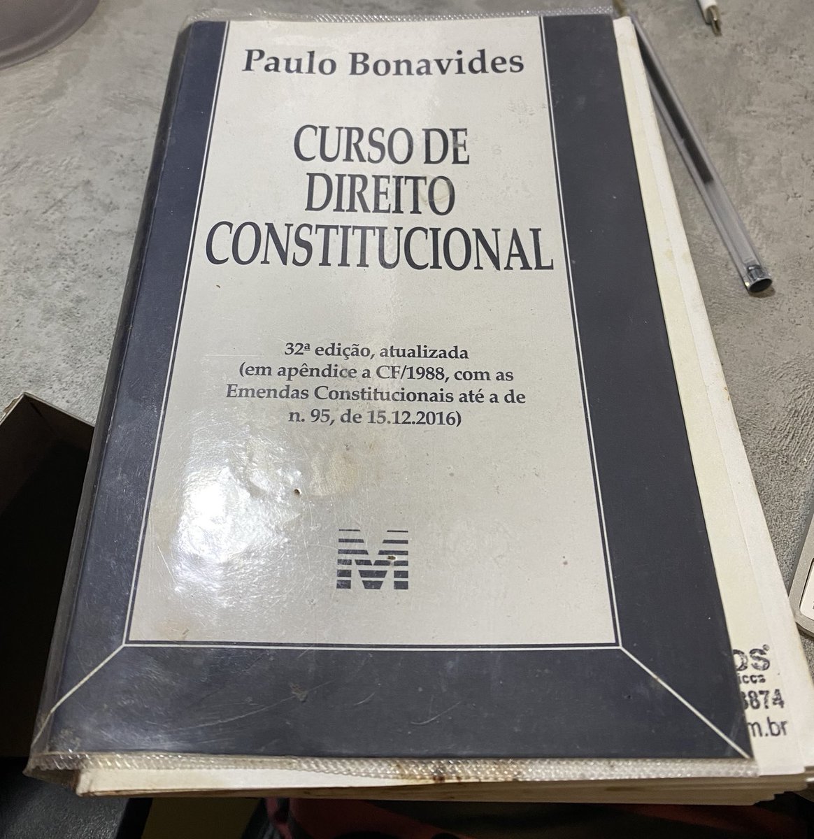 KelsonAlbuquerq's tweet photo. Lamento a morte de Paulo Bonavides, um dos maiores constitucionalistas da #história deste país! Nordestino que dedicou a sua vida a defesa dos direitos e garantias fundamentais!   #Constituição  #direitoconstitucional  #Direito  #constitucional  #Bonavides  #liberdadereligiosa https://t.co/cTreoea7Mf