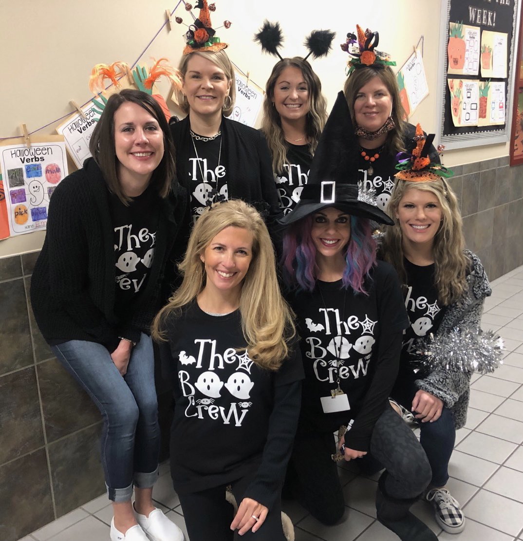 MrsD_Sorenson's tweet photo. Storybook Character Parade is always fun!  @PowellCISD https://t.co/CJY0YNeERD