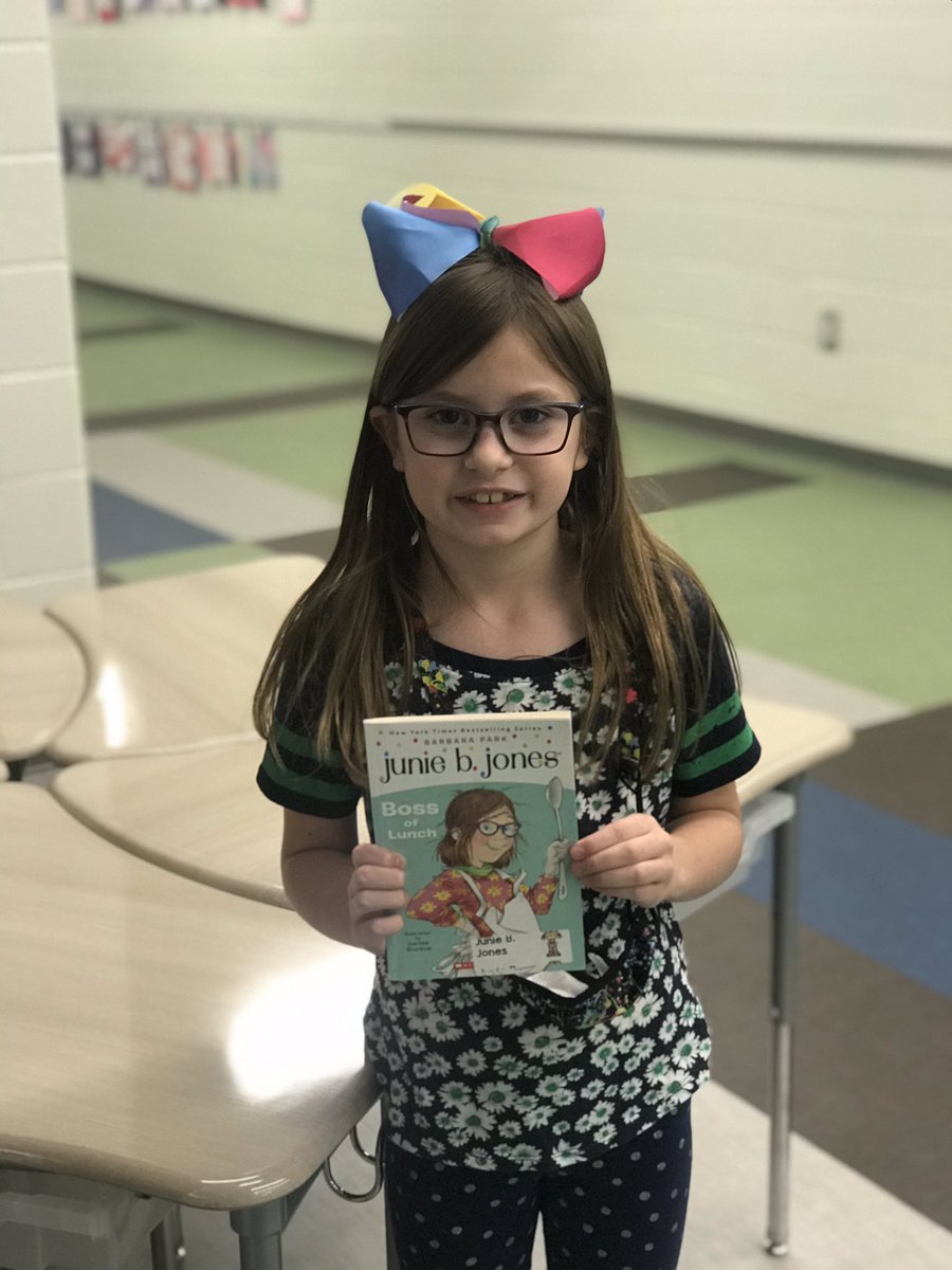 ᗷETᔕY KᑎIGᕼT tweet media