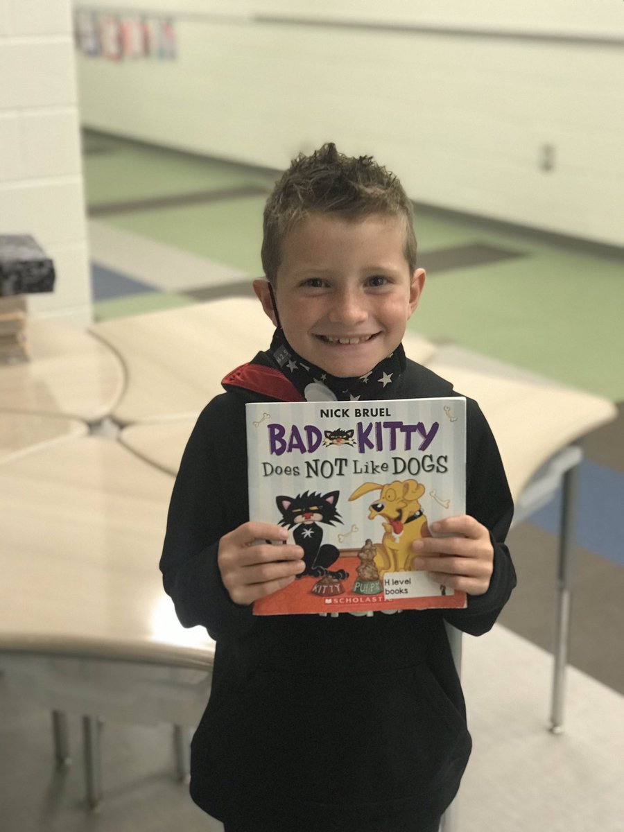 ᗷETᔕY KᑎIGᕼT tweet media