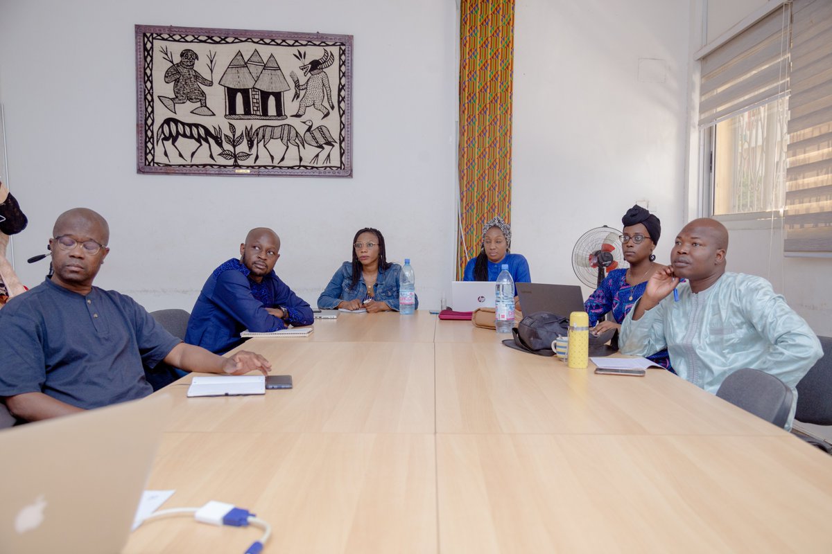 ConstruireLe's tweet photo. Formations thématiques pour renforcer les capacités des bénéficiaires du programme #ConstruireleMali à #Impact_Hub ce vendredi 28 octobre 2020.
La formation animée par Me Mamadou Coulibaly avait pour thème "Obligations légales et fiscales applicables à l'entreprise". https://t.co/mxKEzqUqWo
