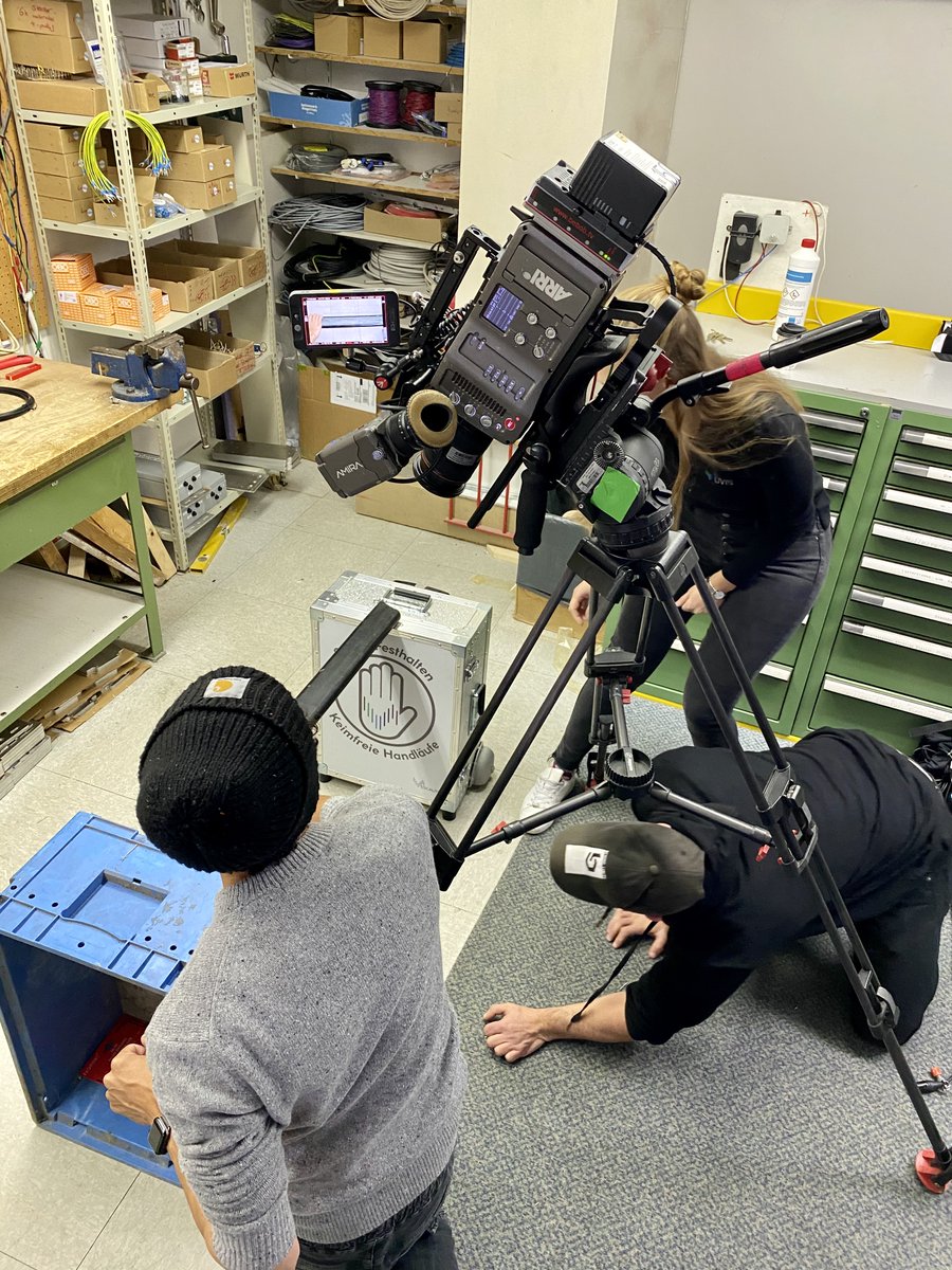 UVIS_cologne's tweet photo. Nun können wir es verraten - #RTLLife war bei uns und @KONEPeopleFlow zu Gast, um über unsere innovativen Desinfektionstechnologien #ESCALITE und #TiTANO zu berichten.🙌 Seid live dabei - morgen Abend ab 19:05 Uhr auf #RTL. #anticorona #safetotouch #keimfrei https://t.co/cRMswROhv0