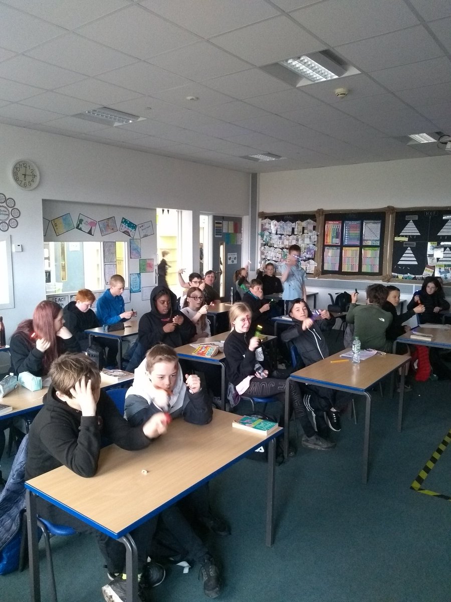 GorebridgePS's tweet photo. Hocus Pocus! P7K made torches/magic flashing wands today. It was a difficult task but worth the effort. Well done everyone! #SSERCPrimary #YoungSTEMLeader #STEMScotland https://t.co/TLgVOyJiVR