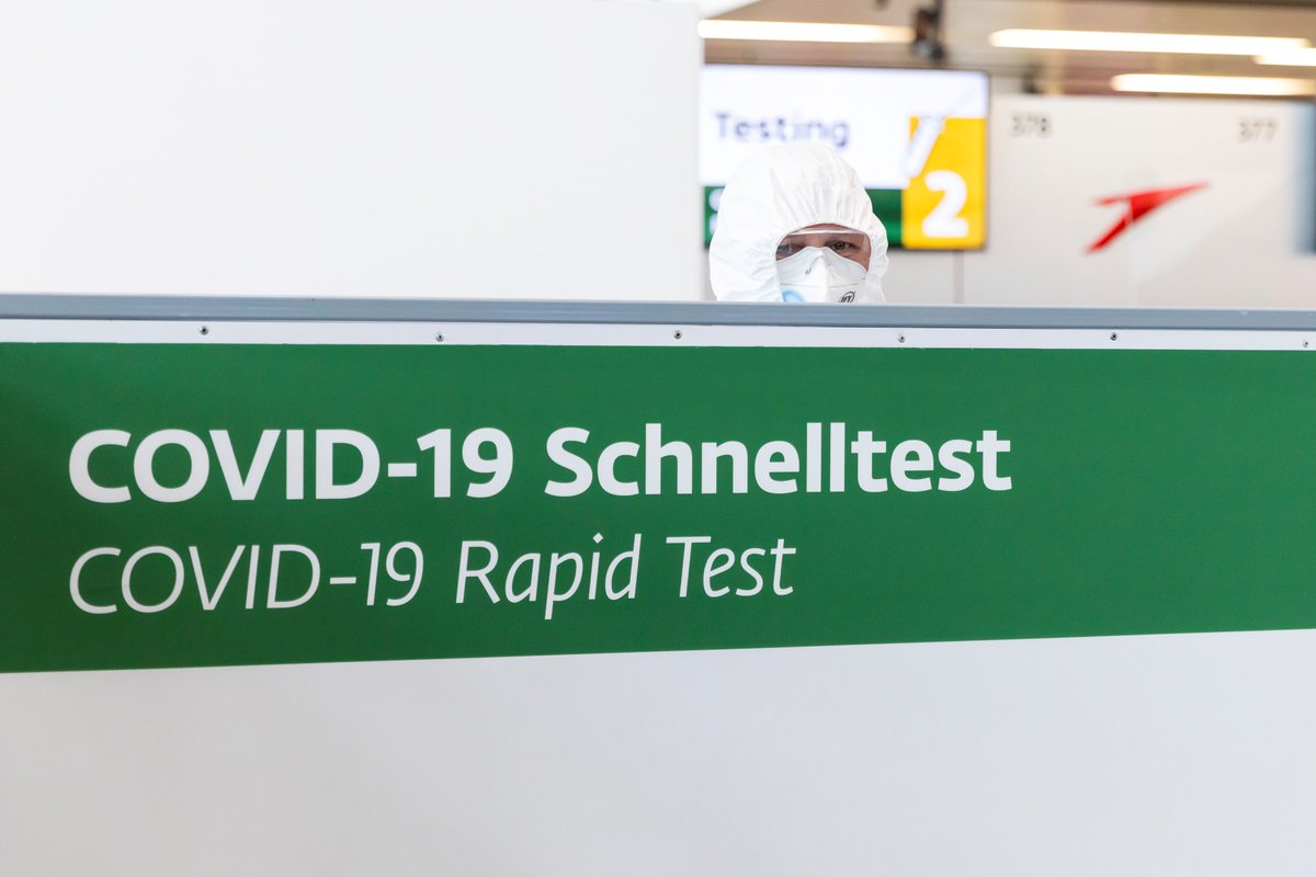 _austrian's tweet photo. Zusammen mit dem @flughafen_wien haben wir letzte Woche unser Schnelltest-Pilotprojekt gestartet. #antigen #schnelltests sollen zukünftig Reisefreiheit &amp; Infektionsschutz vereinen. #flightcast hat COO @JensRitter_JR &amp; FWAG Vorstand Julian Jäger befragt: https://t.co/4o7S9v4Bsz 🎙️ https://t.co/Ff7JZPu4Kx