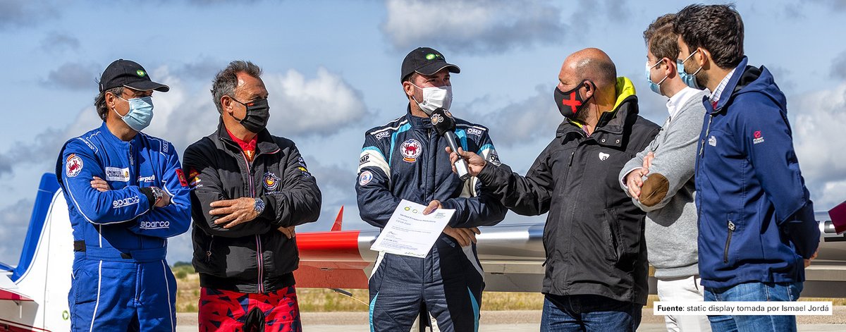 bp_Espana's tweet photo. 🏆🛩️ ¡Un año más Air bp ha sido proveedor oficial de combustible del Campeonato de España de Vuelo Acrobático! #CEVA2020
Por ello, alineados con nuestra ambición #bpNetZero, hemos llevado a cabo la compensación de carbono del evento. 😄💚 https://t.co/0rdV4HZFr6
