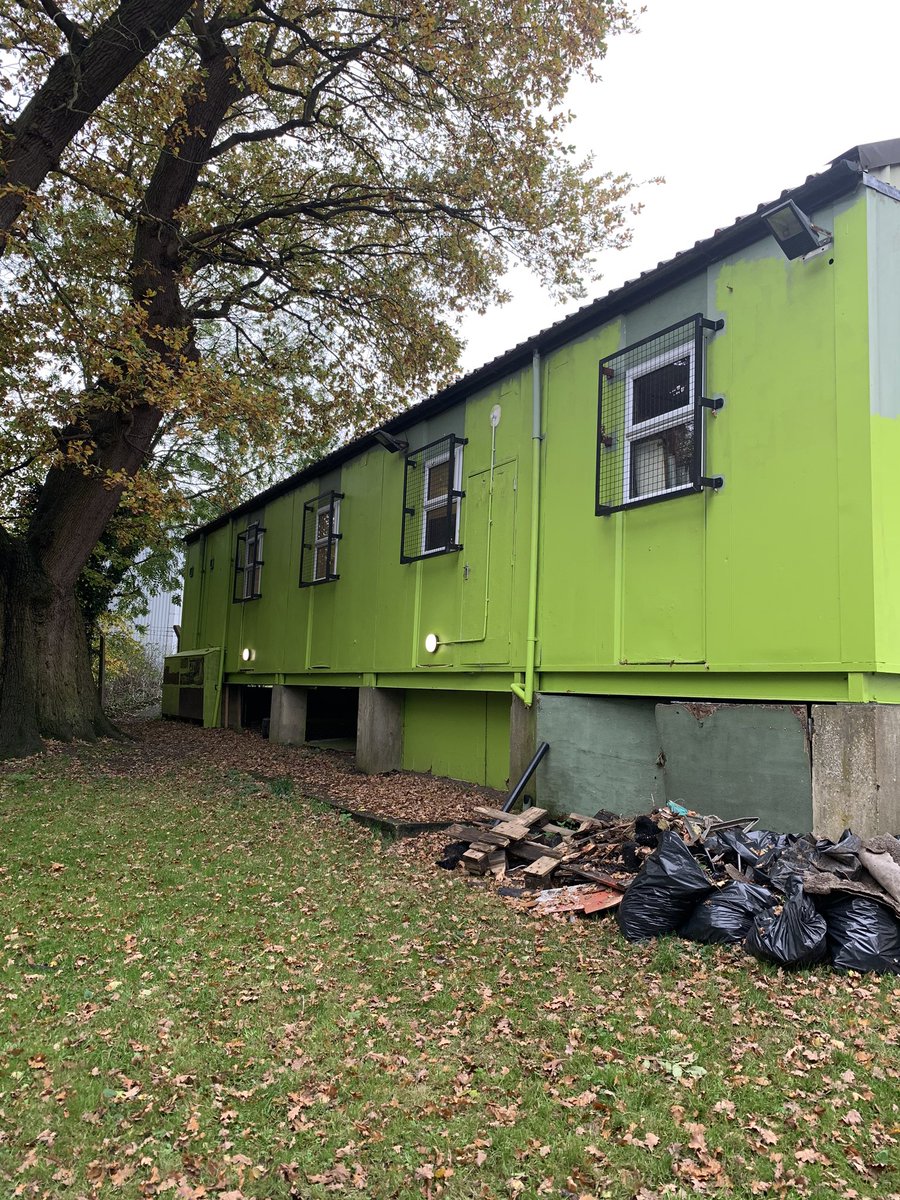 Well done to the Princes Trust course for their continued good work on the community Scout Hut. We are proud to help and support this cause. Keep up the good work! #PrincesTrust #Hardgraft #Greenwatch #HertsFireandRescue