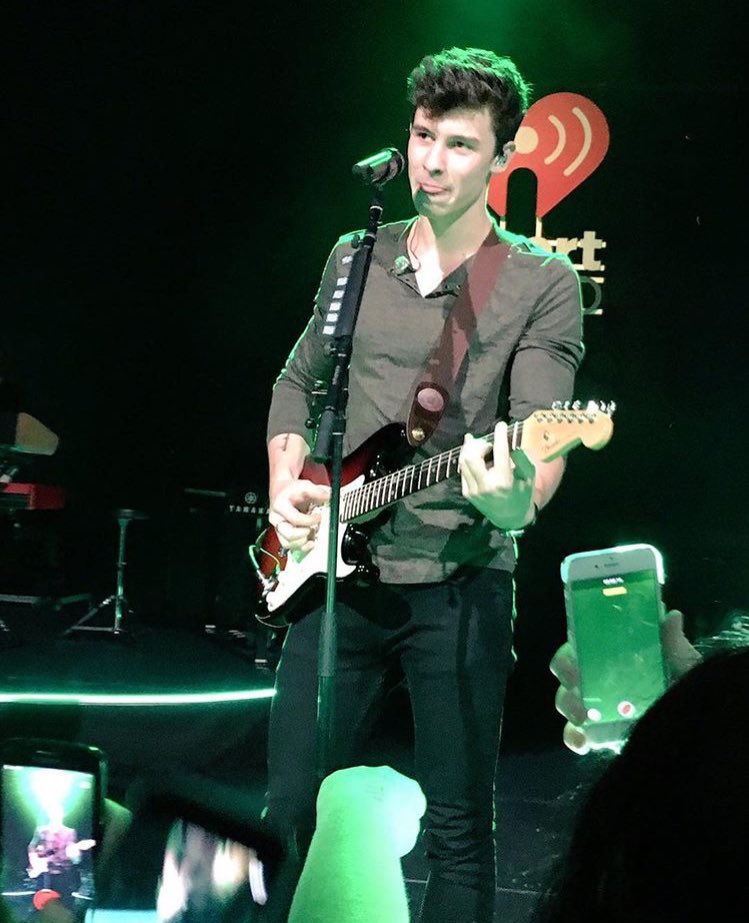 shawntbks's tweet photo. October 30th, 2016- Shawn performing at #IHeartLive in Sydney, Australia https://t.co/ZUifPYzcui