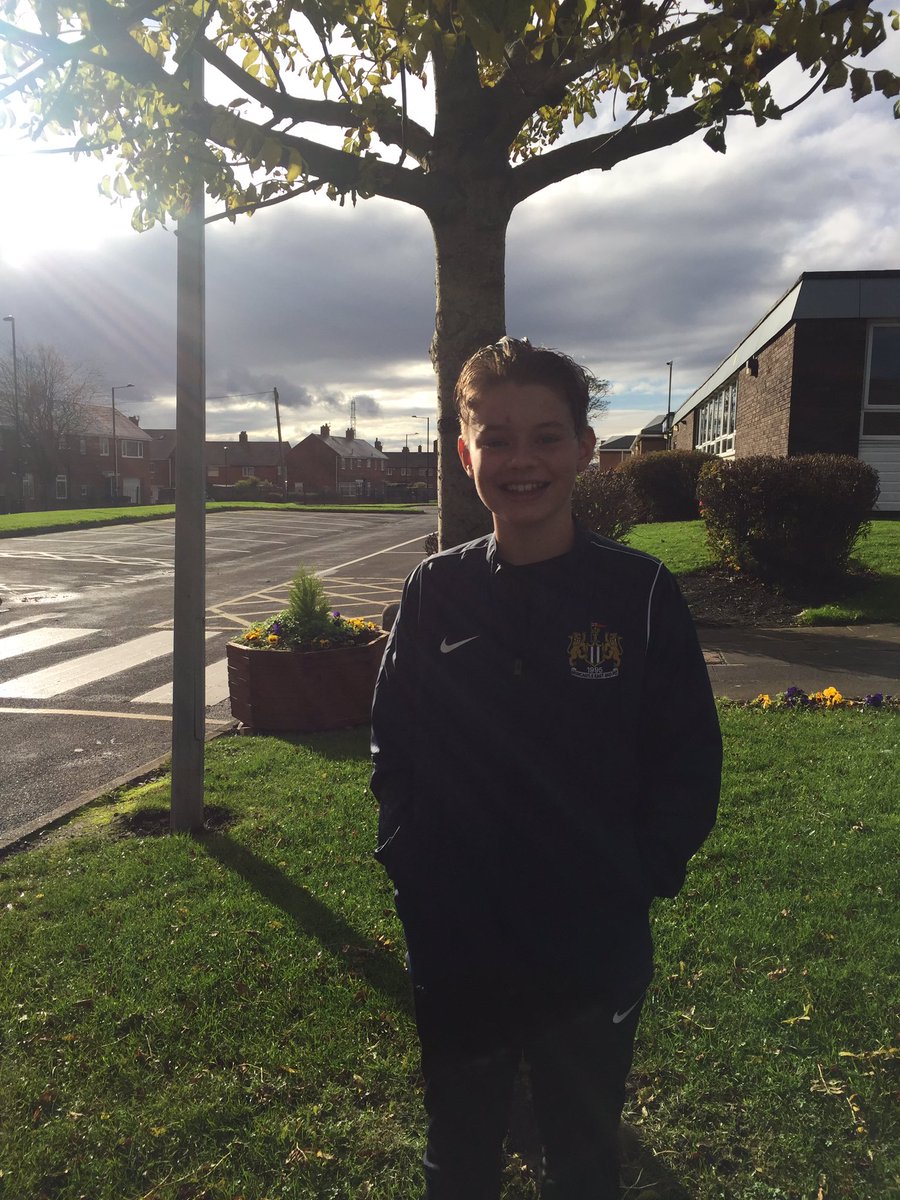 johnpatta1981's tweet image. My 11year old has delivered 125 packed lunches over the last 5 days! To say I’m proud is an understatement!! Thanks so much @NEEFC for supplying them and giving him the opportunity!! @MarcusRashford u are a true inspiration 👌👌