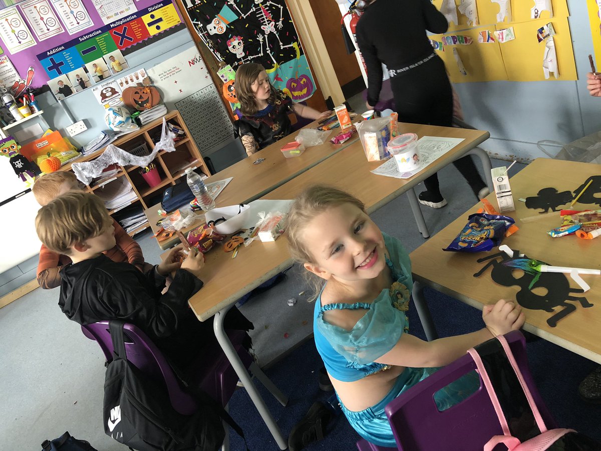 MSinclairp3's tweet photo. P4F had fun watching a halloween  film, making scary masks and magnets and playing some party games. https://t.co/7oivyiscwL