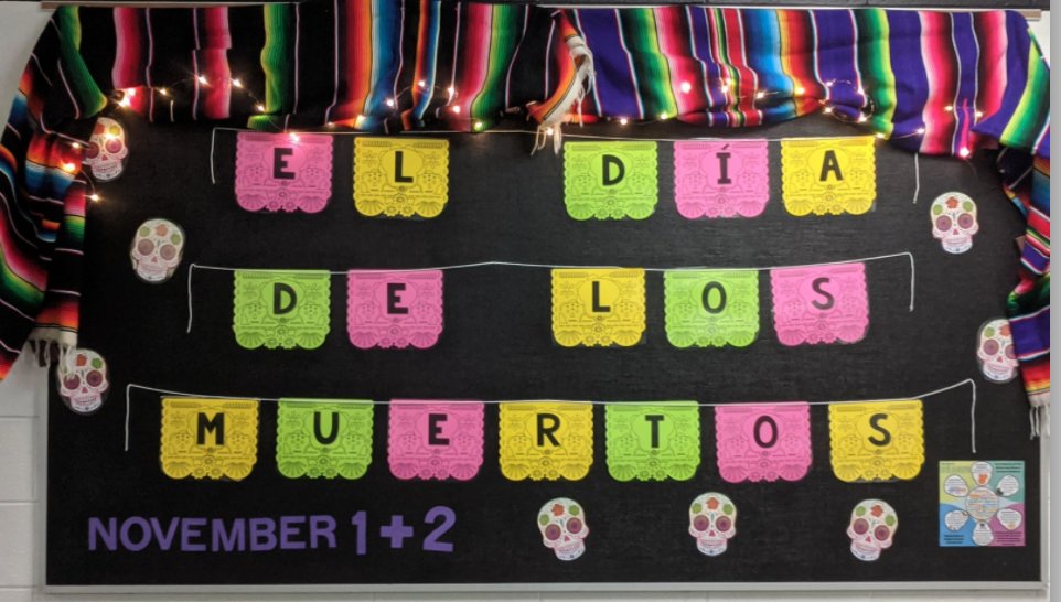 Mrs_Carpenter28's tweet photo. El Dia de los Muertos
#AllinatAustin is ready with our bulletin board and beautiful calavera monarch butterflies made by our amazing 3rd graders in art class with @artsylisatx!  #CISDESLBIL https://t.co/CadAcv76kU