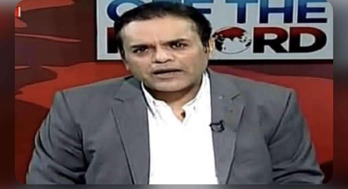 AsadAToor's tweet photo. اےآروائےنیوز کےسینئراینکرکاشف عباسی کی والدہ انتقال کرگئیں ہیں، اُن کےشو کےسابق پروڈیوسر کے طور پر مُجھےہمارے آفس کےروم کے لینڈ لائن پر آنے والی آنٹی کی فون کالز یاد ہیں اور اُنکا شفیق لہجے میں بات کرنا۔ آہ اب کاشف بھائی کا پوچھنے کے لیے یہ کال نہیں آئے گی۔ اناللہ واناالیہ راجعون https://t.co/XHu5nw8kpC