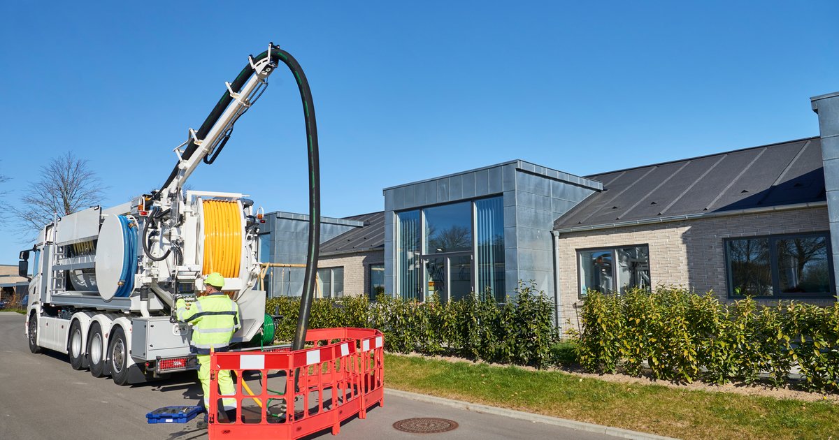 Equipped with a fully automatic water filtration system the Recycler series doesn’t only benefit the environment but lowers operational costs and down time. Due to the Recycler’s unique features any job can be done in less time.