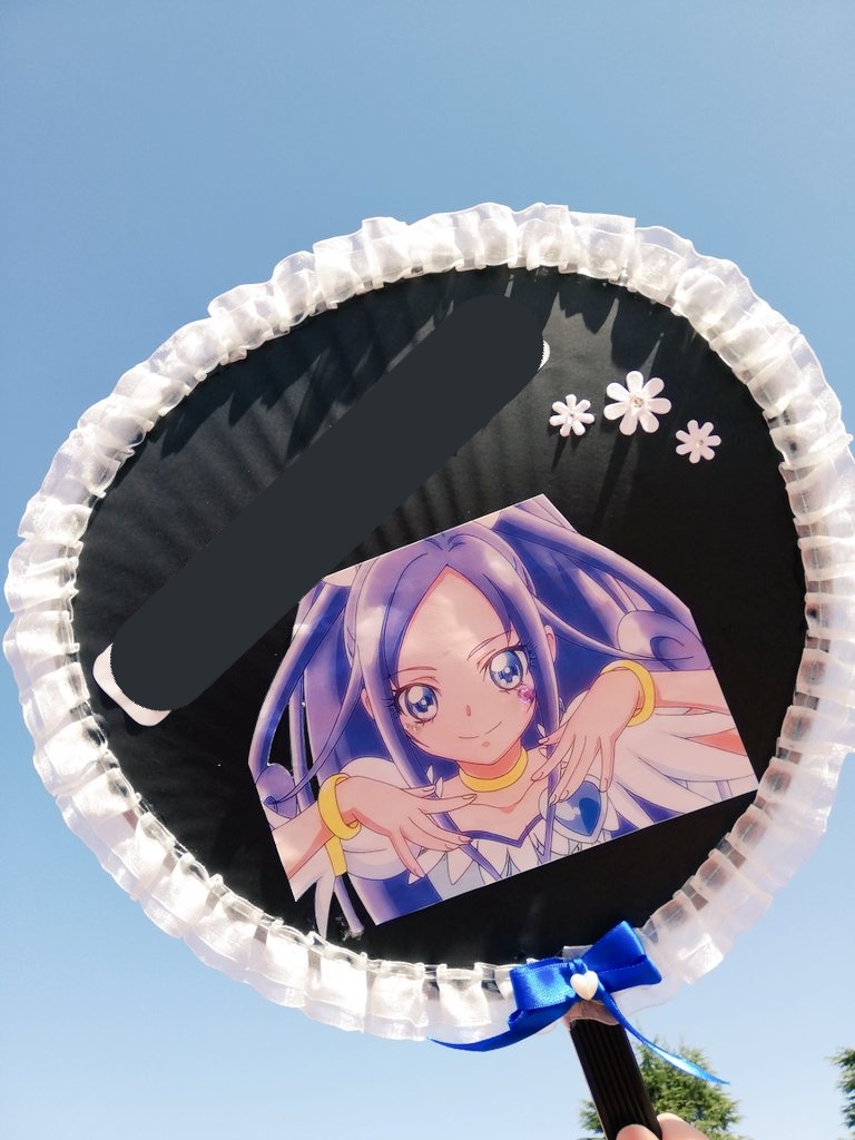 かの そーいや昨日体育祭だった プリキュアがいい ってわがまま聞いてくれてうちわプリキュアになった いちお名前は隠す