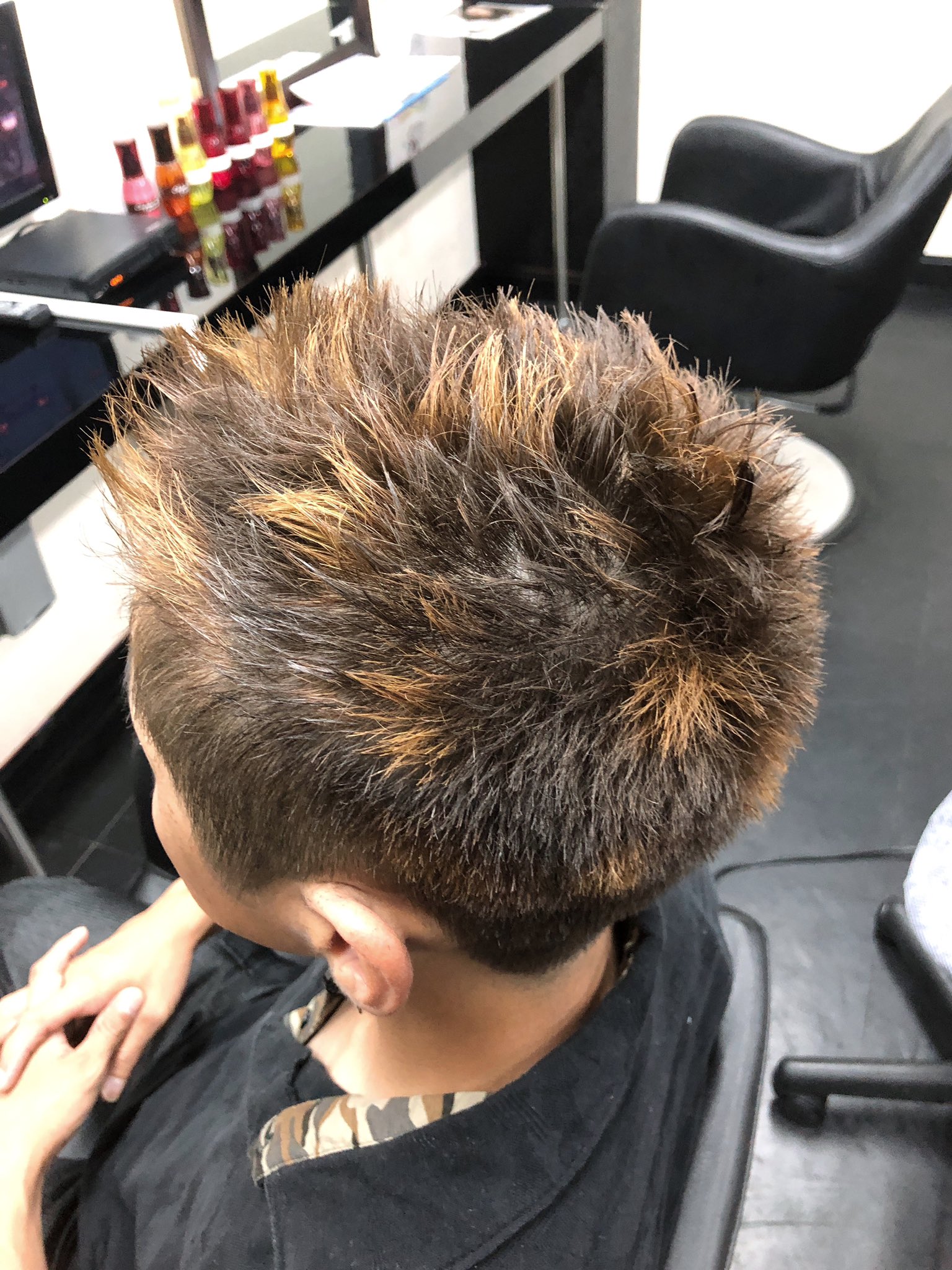 ヘアーラウンジカルネ 熊谷真人 ゴールドベージュ のメッシュ調ハイライトで立体感アップ T Co J9fudcygaq 滝川市美容室 滝川美容室 アッシュ グレージュ アッシュベージュ アッシュグレージュ ハイライト メンズメッシュ メンズハイ